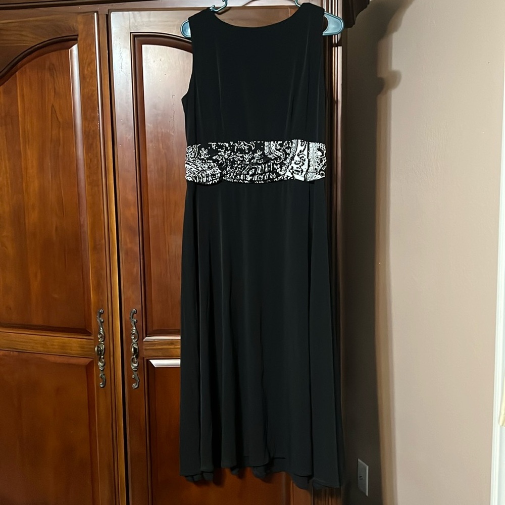 NEW w/o tags JESSICA HOWARD black sleeveless maxi dress Size 14